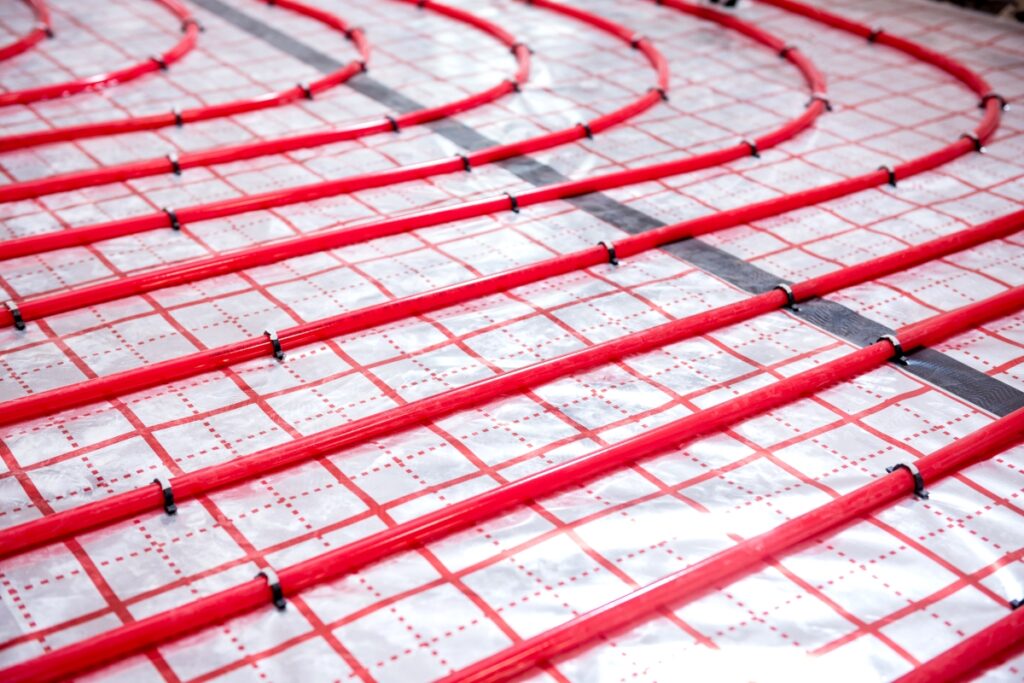 Ogrzewanie podłogowe w nowoczesnym domu – poradnik